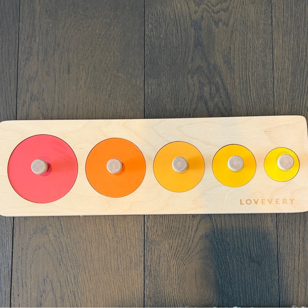 Lovevery Wooden Circle of Friends Puzzle - Red, Orange, Yellow
